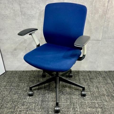 【中古】クレネ KRA-00C ウチダ（UCHIDA) 肘付ミドルバックチェア