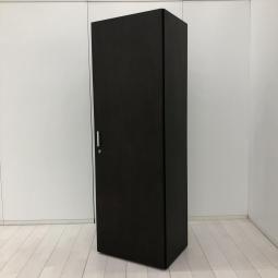 【在庫入替セール品！（本在庫限定価格）】【シンプルかつスタイリッシュなミドルクラスの役員用家具】■ウチダ（内田洋行）役員向け 片開き1人用ロッカー　■木目ダーク【弊社使用欄：A01038563】【HU】