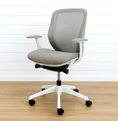 【中古】シルフィーメッシュ  オカムラ（okamura） 肘付ローバックチェア