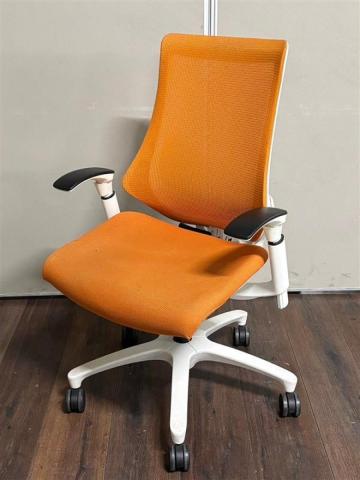 【中古】エフメッシュ KF-370JB-W9D3 イトーキ（ITOKI） 肘付ハイバックチェア