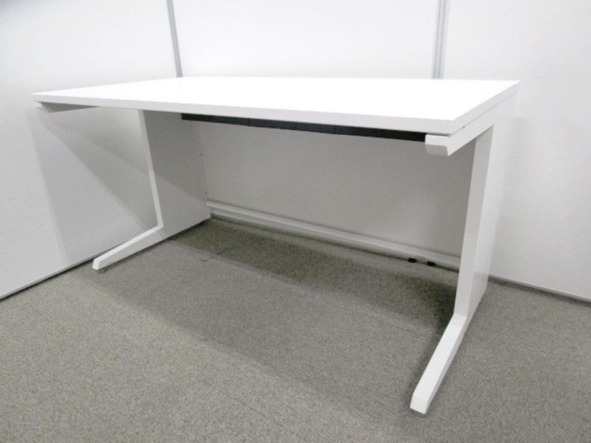 【ホワイト色】平机｜オカムラ製ADVANCE(アドバンス)｜W1400広々サイズ【シンプル＆最先端】奥行800　引き出し無しタイプ【AD】
                        アドバンス
                                    中古
            