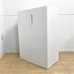 ちょっと大きいサイズがポイント！A4ファイルを4段収納可能な観音開きタイプの単体キャビネット！鍵付きH1250mmの両開き書庫　
■コクヨ/エディア/ホワイト　通常のキャビネットでは少し収納が足りない…そんなお客様におすすめ！！