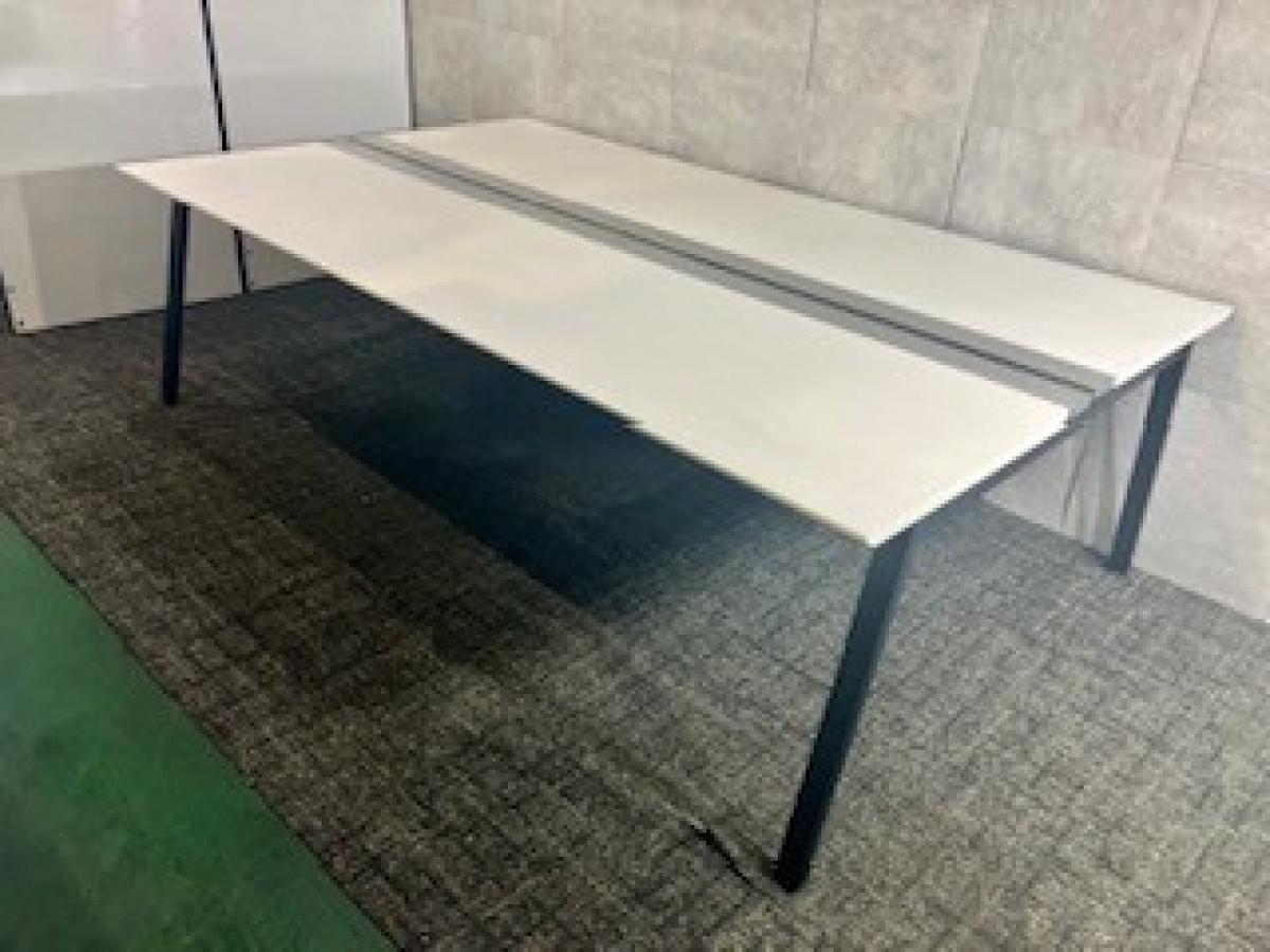 【W2400の大きなデスク！広々としたワークスペースを確保できます！】◆コクヨ　サイビ　デスク　片面仕様　中古家具　九州最大級《オフィスバスターズ福岡博多店は、福岡を拠点として、日本全国へ中古オフィス用品・オフィス家具を提供しております》
                        サイビ
                                    中古
            