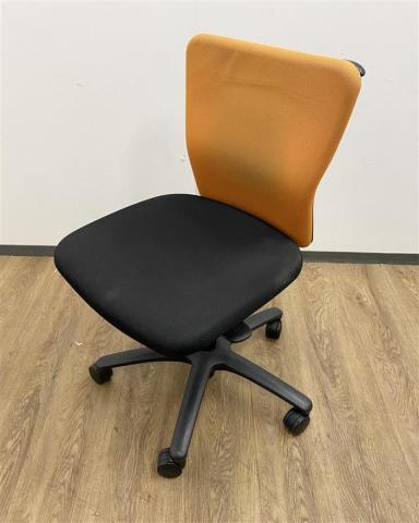 【中古】カロッツァチェア CK33ZR オカムラ（okamura） 肘無ローバックチェア