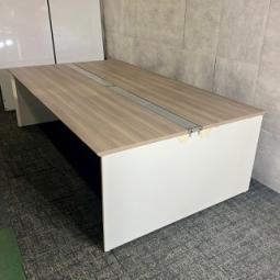 【在庫入れ替え品のため特価】【4名様でも広々ご利用いただけます！】◆オカムラ/フリーウェイ　木目ナチュラル《オフィスバスターズ福岡博多店は、福岡を拠点として、日本全国へ中古オフィス用品・オフィス家具を提供しております》