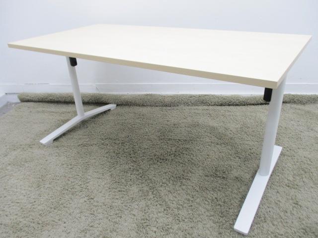 【スタイリッシュなデザインで様々な空間にフィット！】 ■コクヨ　ビエナシリーズ　ミーティングテーブル　W2100×D1050mm　ナチュラル木目天板　ホワイト脚　キャスター付　■天板がフラップしスタックできる！【折りたたみテーブル】【大型テーブル】【KOKUYO　VIENA】【ABW】