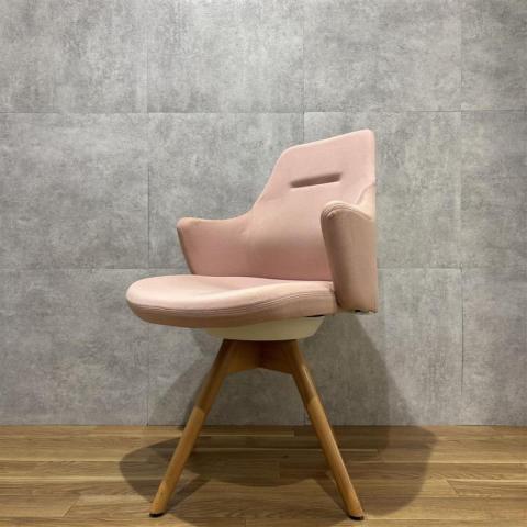 【中古】ライブス CD63YW　FXW８ オカムラ（okamura） ミーティングチェア