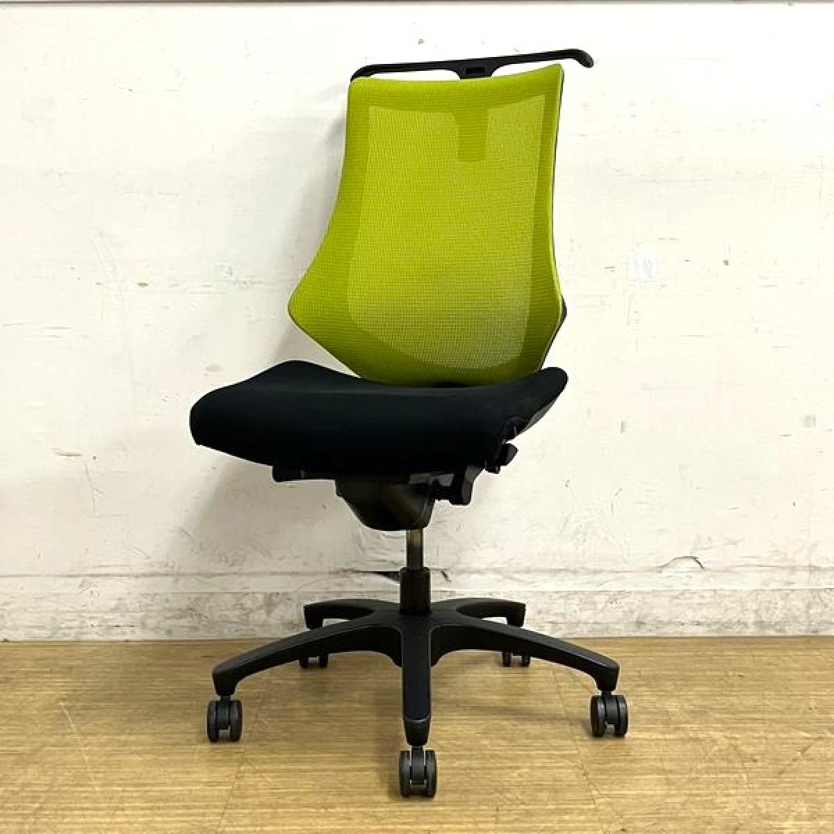 イトーキ　エフチェア　肘無しハイバックモデル　メッシュ　背モスグリーン×座ブラック　コートハンガー付き【愛知・名古屋・豊田・静岡・浜松】
                        エフメッシュ
                                    中古
            