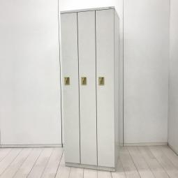 【今が買い時！人気3人用ロッカー】◆プラス　◆3人用更衣ロッカー/シリンダー錠