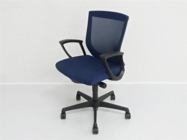 【中古】エスクードメッシュ  オカムラ（okamura） 肘付ローバックチェア