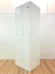 コンパクトサイズの2人用ロッカー！個人の荷物・貴重品の管理に！】■コクヨ（KOKUYO）製　LKロッカーシリーズ　2人用更衣ロッカー　縦型ロッカー　W608×D515㎜　■シリンダー錠　■ホワイト