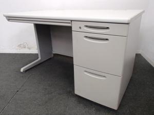 【9台入荷】オカムラ製｜SD｜定番のシンプルで使いやすいデスクです！