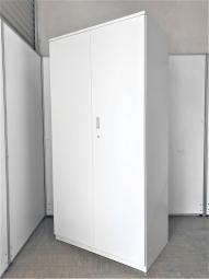 【執務室・バックヤード・更衣室まで幅広く活躍！】■イトーキ（ITOKI）製　ハニラインシリーズ　両開き書庫・ロッカー　ハイキャビネット　W900×D515×H1800mm　■シリンダー錠　■ホワイト