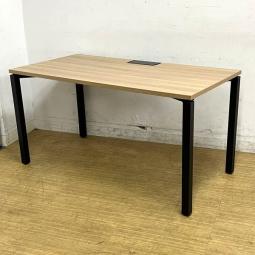 ワークテーブル（片面）　平机　 コクヨ　ワークフィット　流行の最先端　天板：ラスティックミディアム　脚：ブラック（アジャスター）