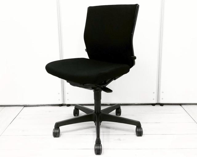 【中古】エスクード  オカムラ（okamura） 肘無ローバックチェア