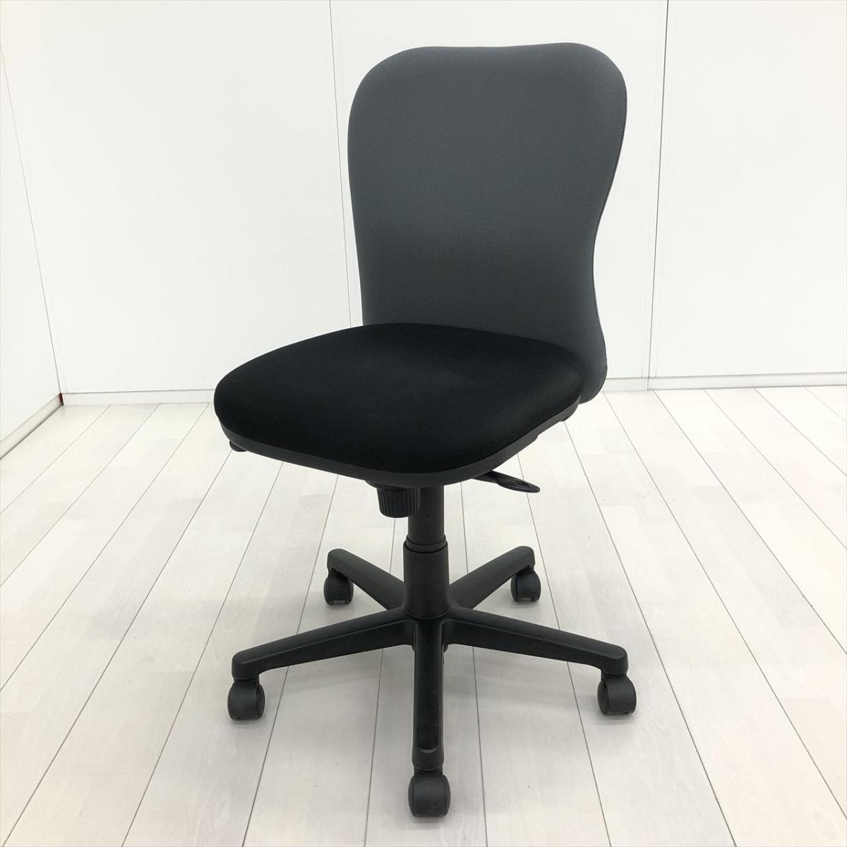 おすすめ/定番　プラス製　カプティチェア　グレー　コートハンガー付【PLUS　Capti】
                        カプティ
                                    中古
            