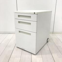 【人気のホワイトカラーの入荷です！A4ファイルも沢山収納可能！】■プラス (PLUS) 製　　デスクインワゴン３段　■高さ650mm　■ホワイト　■シリンダー鍵