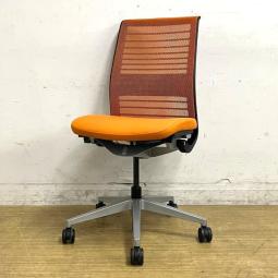【在庫入替セール】スチールケース（Steelcase）シンクチェア　肘無しモデル　背メッシュで軽快なデザイン性　タンジェリン（オレンジ）　ランバーサポート付き