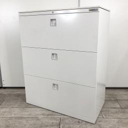 【天板付きなのでカウンターとしても使える！大容量の三段キャビネッ！ト】■オカムラ（okamura）製　レクトラインシリーズ　3段ラテラル書庫　■シリンダー錠　■ホワイト　【弊社使用欄：A01059739】