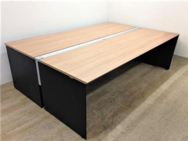 【583629】【オフィスのレイアウトと働き方をもっと自由に！　コクヨ製の大人気フリーアドレスデスク！】■コクヨ　■天板：ナチュラル　脚：ブラック　■W2400　■ワークヴィスタ　■フリーアドレスデスク　■自由席　オフィスバスターズ　水戸サテライト　大子町　北茨城市　高萩市　日立市　常陸太田市　常陸大宮市　那珂市　東海村　ひたちなか市　城里町 水戸市　笠間市　茨城町　大洗町　小美玉市