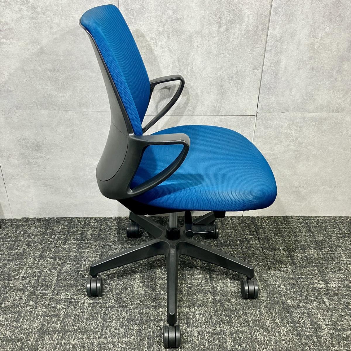 事務イス　ブルー　肘あり　コクヨ製ピコラ　CRS-G530E6　 中古】ピコラ チェア CRS-G530E6 コクヨ/KOKUYO 肘付ローバックチェア