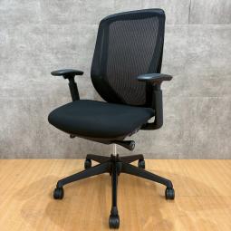 2022年製★オカムラ製の大人気オフィスチェア【シルフィー/ブラック色/可動肘仕様】が入荷しました！#前傾チルト機能付き　＊良品を格安で！「オフィスバスターズ福岡南店」は、福岡を拠点として、全国へ中古オフィス用品・オフィス家具を提供しております。