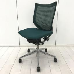 【在庫入替セール品！（本在庫限定価格）】【ベストなポジションが得られる先進設計！長時間の着座でも疲れにくいサポート感！】■オカムラ（okamura）製　バロンチェア（Baron）　■肘無しローバックチェア　■メッシュ背面×メッシュ座面 ■ブルー【弊社使用欄：A01041960】【HU】