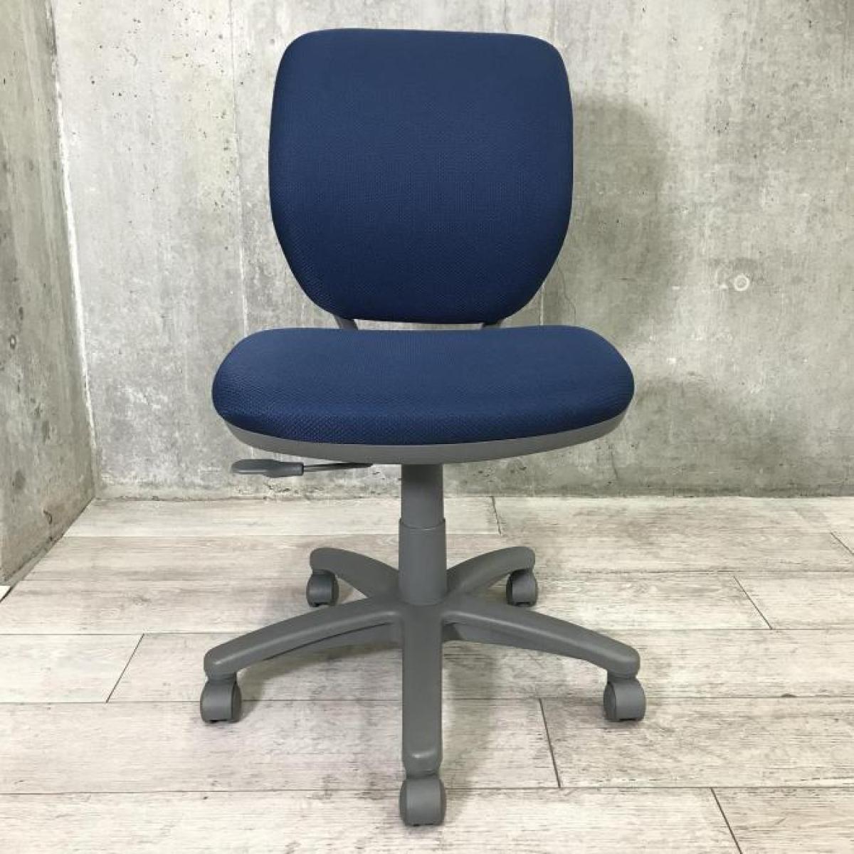 中古 オカムラ ビラージュ オフィスチェア 肘当て付き ネイビー 事務椅子 中古】ヴィラージュチェア 8VC11A FVG7 オカムラ/okamura 肘無ロー