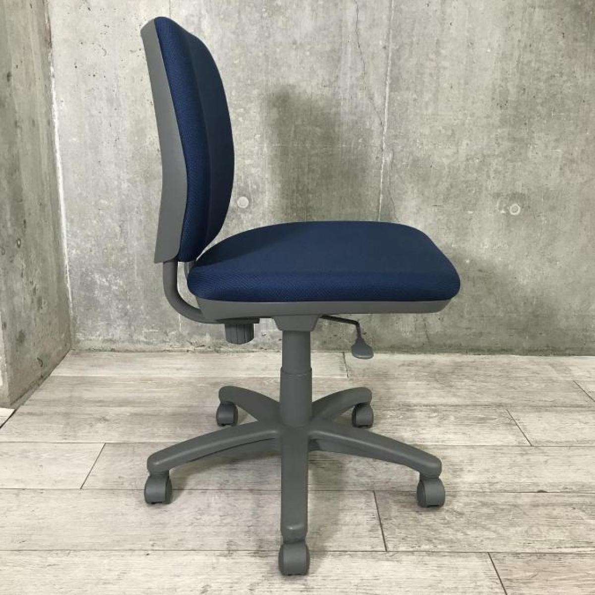 中古】ヴィラージュチェア 8VC11A FVG7 オカムラ/okamura 肘無ロー 