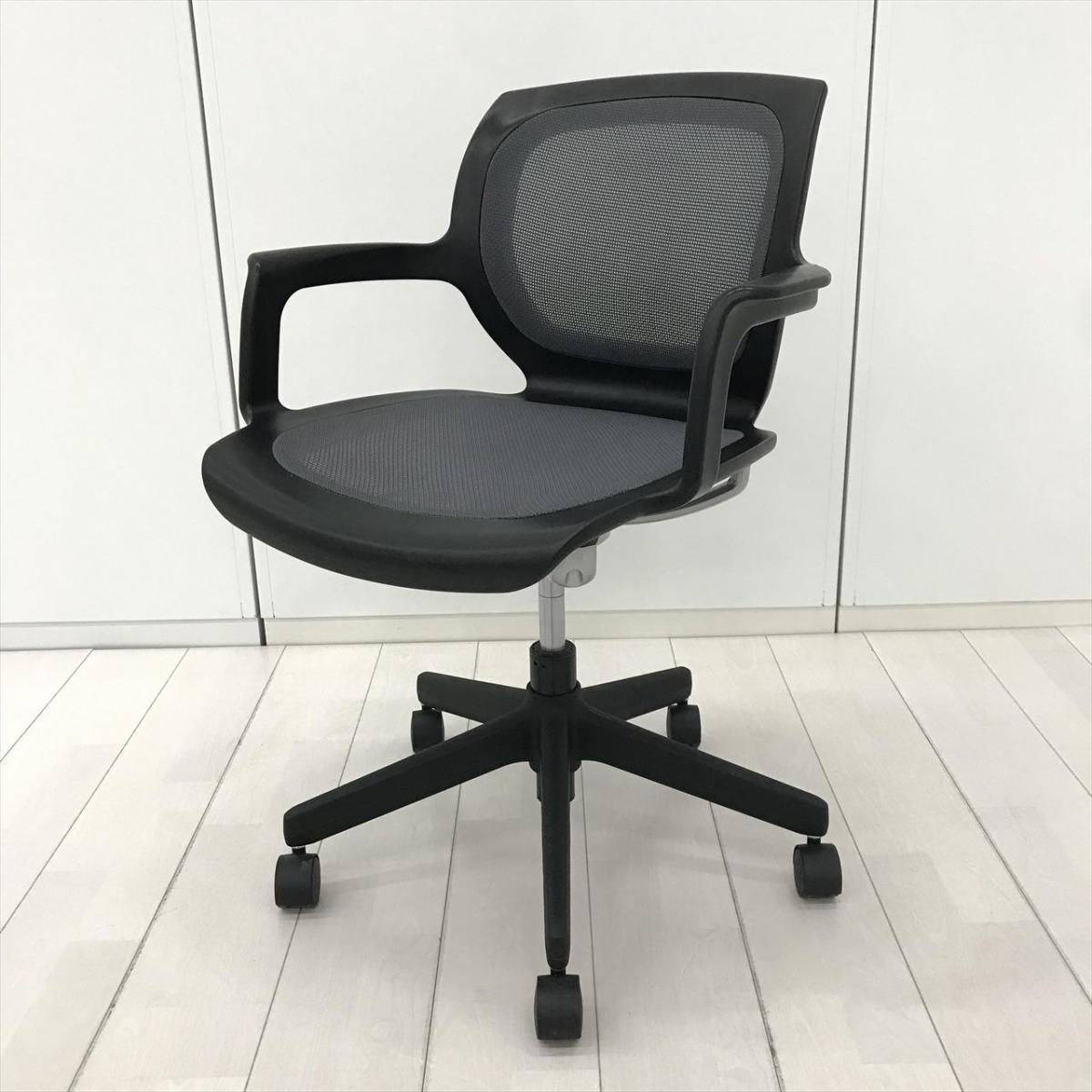 【在庫入替セール品！（本在庫限定価格）】【ハンモックのような座り心地でクリエイティブなミーティングを！】■コクヨ（KOKUYO）製　マリンバ（marimba）チェアシリーズ　ミーティングチェア　肘付　背座面メッシュ　■固定肘　■グレー【弊社使用欄：A01039038】【HU】
                        マリンバチェア
                                    中古
            