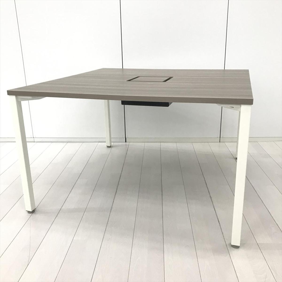 【シンプルで洗練されたデザインが特徴のミーティングテーブル・ワークテーブル！】■オカムラ（okamura）製　アプションフリー（aption Free）　W1200×D1200×H720mm　■配線カバー付き　■木目ナチュラル
                        アプションフリー
                                    中古
            