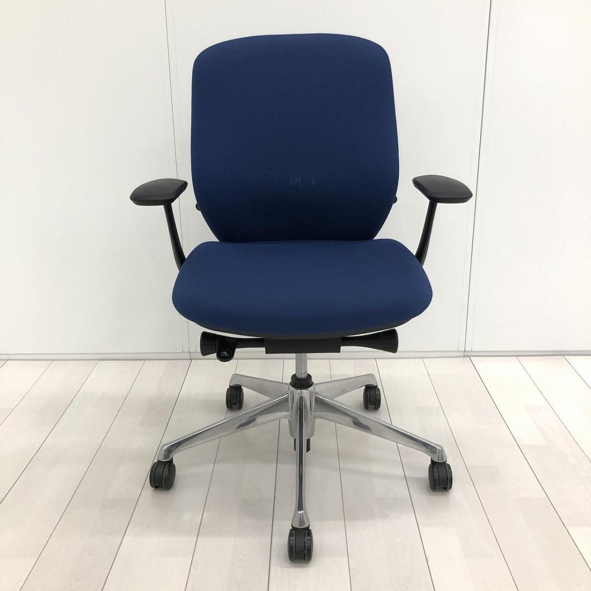 at　オカムラ　シルフィーチェア　ローバック　固定肘　前傾機能　メッシュ　中古品 中古】シルフィーメッシュ オカムラ/okamura 肘付ローバックチェア