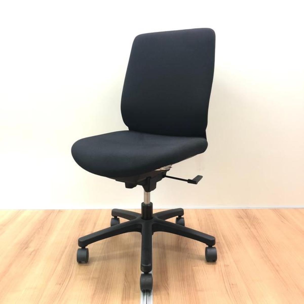 【美しさが際立つシンプルデザイン！　在宅ワークにも適したコンパクトサイズ！】■イトーキ（ITOKI）　トルテ　肘無ローバック　■ブラック
                        トルテチェア
                                    中古
            
