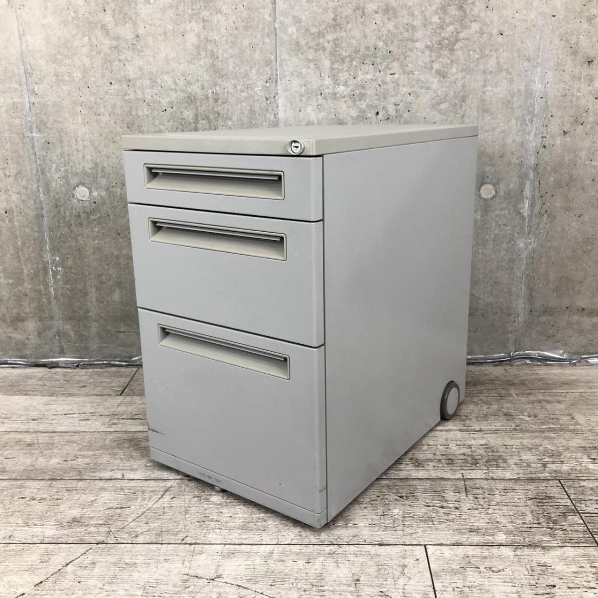 【平机・フリーアドレスデスクのお供に最適なデスクインワゴン！】■ウチダ（UCHIDA）製　フィードエヌ（FEED-N）シリーズ　3段ワゴン　デスクインワゴン　H620mm　■キャスター付き　■シリンダー錠　■グレー【AD】
                        Feed-n
                                    中古
            