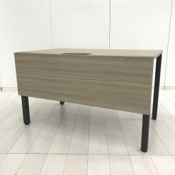 【️幅1200mmの使いやすいスタンダードサイズ！オフィス・在宅ワーク・会議用まで幅広く対応！】■イトーキ（ITOKI）製　アクトリンク（ActLink）シリーズ　パーソナルテーブル（平机タイプ）　W1200㎜　■幕板付き　■配線ダクト付　■天板：木目ナチュラル/4本脚：ブラック