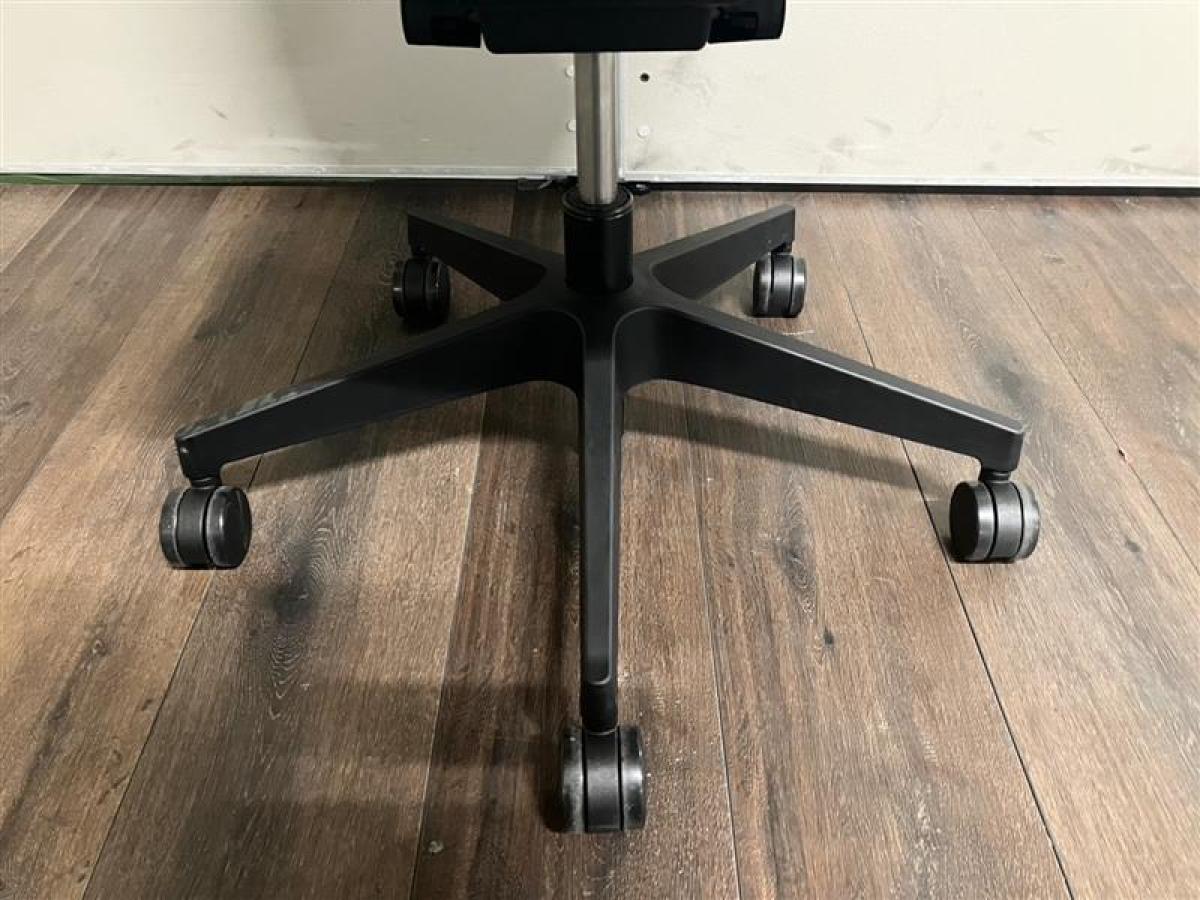 中古】フルゴ イトーキ/ITOKI 肘無ローバックチェア 584234 - 中古 