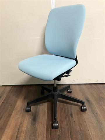【中古】フルゴ  イトーキ（ITOKI） 肘無ローバックチェア