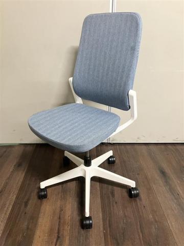 【中古】レヴィ  イトーキ（ITOKI） 肘無ローバックチェア