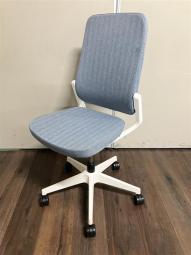 【柔らかく優しい座り心地！おしゃれなデザインで様々な空間にフィット！】■イトーキ（ITOKI）レヴィ（levi）シリーズ　■ミーティングチェア肘付　5本脚
#岐阜#愛知#三重#静岡#CS在庫