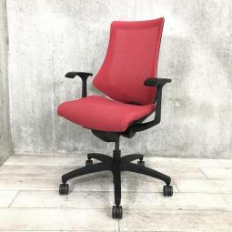 【姿勢の変化にフレキシブルに対応！】　■ITOKI（イトーキ製）エフチェア　ハイバック　■固定肘付き　メッシュ背面タイプ　■色：ラズベリーレッド×ブラック