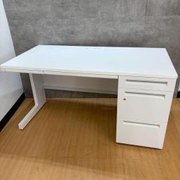内田洋行製の片袖机【スカエナSシリーズ/ホワイト】が入荷しました！　※中古市場でデスクが枯渇しておりますので早い者勝ち！
