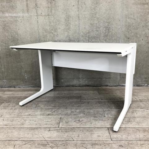 【4/16(木)入荷予定の商品となります！】【人気のホワイトカラーの平デスクが大量入荷！　定番の幅1200㎜サイズ！起業・移転・増員におすすめ！】■コクヨ(KOKUYO)製　アイエス(iS)シリーズ　平机　引き出し無し　W1200×D700㎜　■ホワイト