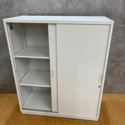 ★奥行40cmイトーキ製の2枚引違書庫【シンラインシリーズ/ホワイト/ベース有り/天板無し】が入荷しました！　＊「オフィスバスターズ福岡南店」は、福岡を拠点として、全国へ中古オフィス用品・オフィス家具を提供しております。