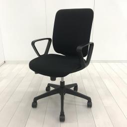 【ふっくらクッションが心地よい！コスパの良いワーキングチェア！】■オカムラ(okamura)製　CG-Rチェア　肘付ハイバック　クッションタイプ　■サークル肘　■ブラック　※キズ・張地穴あき有