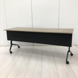 【会議やセミナーで大活躍！平行スタックで省スペース！】■イトーキ（ITOKI）　スレント（Slent）シリーズ　サイドスタックテーブル　折り畳み　W1800㎜　■幕板・キャスター付　■天板:アッシュドオーク/脚:ブラック