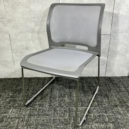 【8脚入荷！】■コクヨ 会議チェア　/　軽量設計で安定性〇　/　重ねて収納だから保管場所最小限に　/　オフィスバスターズ福岡博多店は全国対応可能です