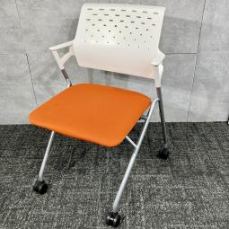 【大量入荷！】■コクヨ 会議チェア　/　ビタミンカラーのオレンジ色　/　王道のキャスター付き　/　オフィスバスターズ福岡博多店は全国対応可能です