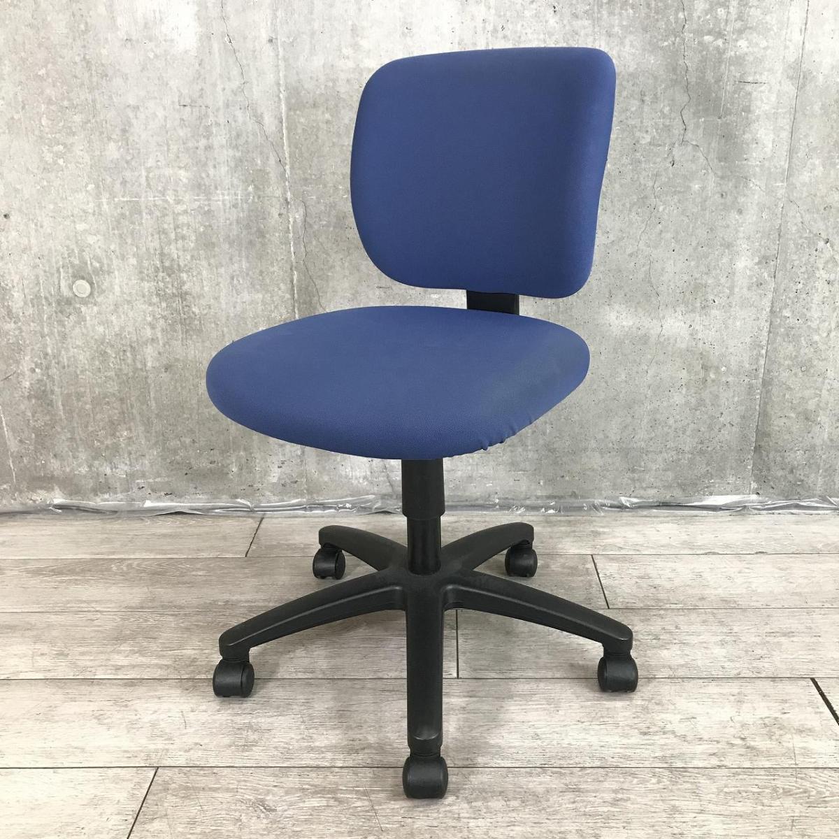 【584148】【コスパで選ぶならコレ！シンプルな作りの定番オフィスチェア！】■コクヨ製 (KOKUYO)製　イーザチェア(EAZA)　肘無し　ローバック　■ソフトブルー×ブラックシェル　オフィスバスターズ　水戸サテライト　大子町　北茨城市　高萩市　日立市　常陸太田市　常陸大宮市　那珂市　東海村　ひたちなか市　城里町 水戸市　笠間市　茨城町　大洗町　小美玉市
                        イーザチェア
                                    中古
            