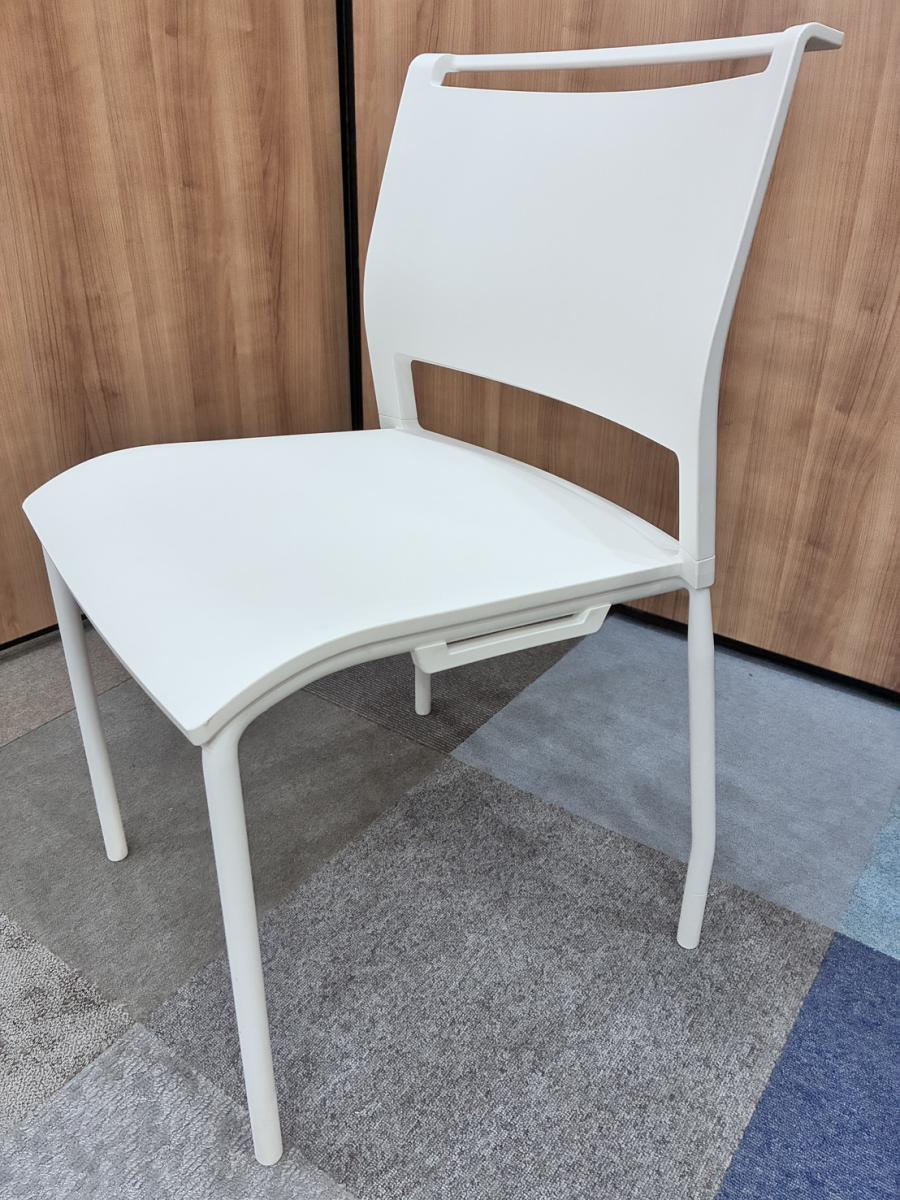 【スタイリッシュなデザイン】■axona AICHI　Tipo　ティーポ　ホワイト　スタッキング
                        その他シリーズ
                                    中古
            