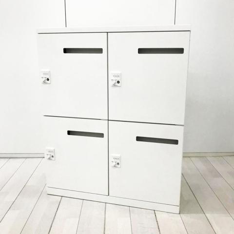 【フリーアドレス化オフィスに必須!鍵の持ち歩き不要のダイヤル錠ロッカー!】■オカムラ(okamura)製 レクトライン(Rectline)シリーズ パーソナルロッカー 4人用ロッカー ■投函口付き ■ダイヤル錠 ■ホワイト オフィスバスターズ 水戸サテライト 大子町 北茨城市 高萩市 日立市 常陸太田市 常陸大宮市 那珂市 東海村 ひたちなか市 城里町 水戸市 笠間市 茨城町 大洗町 小美玉市